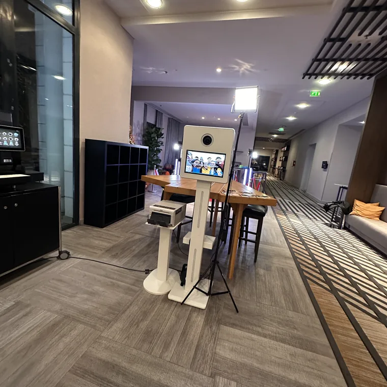Animation photobooth et accessoires lors d’une soirée à Roissy-en-France